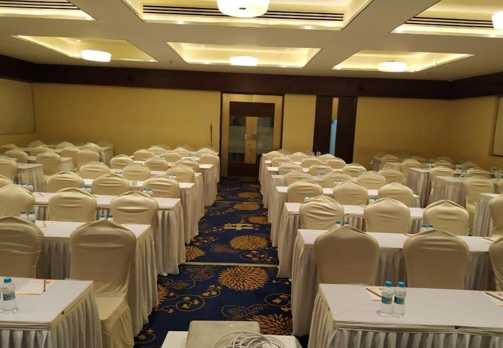 Tarawade Clarks Inn Pune Dış mekan fotoğraf