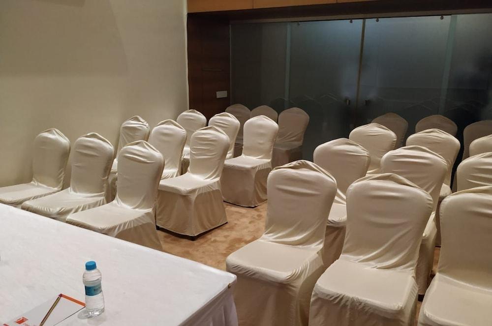 Tarawade Clarks Inn Pune Dış mekan fotoğraf